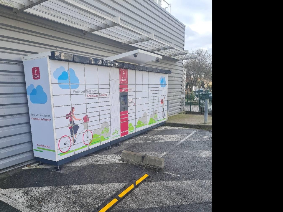 Locker 24/7 Carrefour Market C, 9 9 Avenue de la Division Leclerc, 94230 Cachan