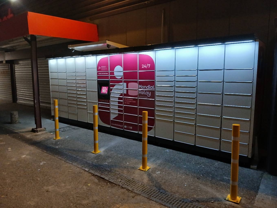 Locker 24/7 Carrefour Market 84700 Sorgues, 1 Rue des 700 Déportés du Train Fantôme, 84700 Sorgues