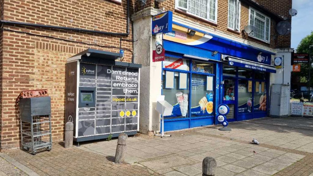 InPost's photo of the locker: InPost UK00036482
