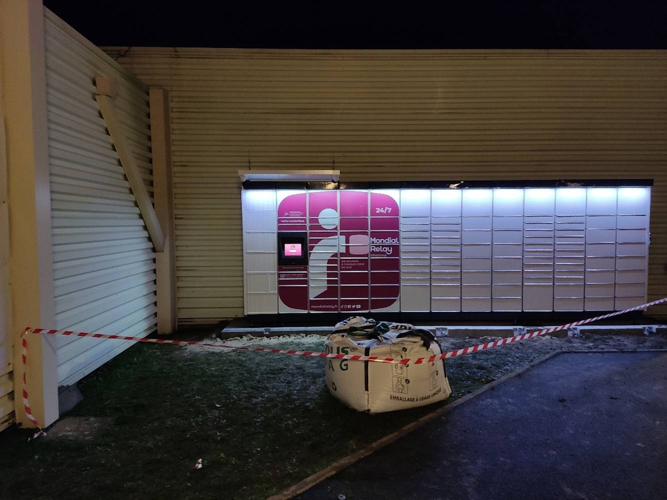 Locker 24/7 Carrefour Contact Verson, 5B Rue Haut Saint-Martin, 14790 Verson