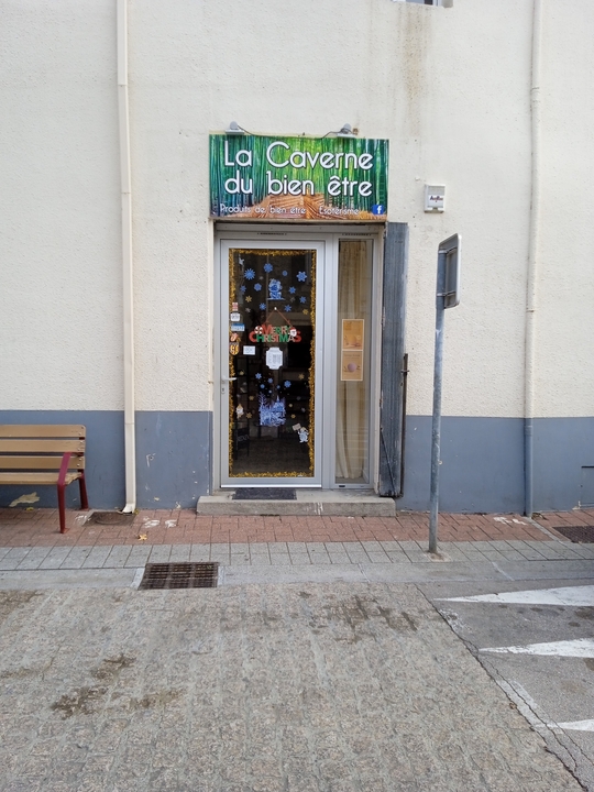 La Caverne du Bien Etre, 5 Place du 8 Mai 1945, 66160 Le Boulou