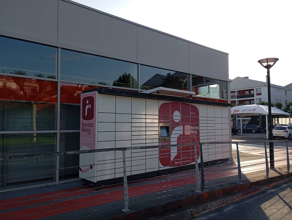 Locker 24/7 Carrefour Market St Jean de Luz, 15 15 Avenue Pierre Larramendy, 64500 Saint-Jean-de-Luz