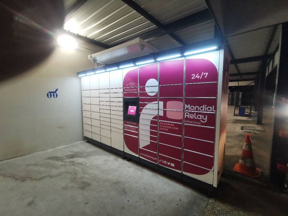 Locker U Express Suresnes, 85 85 Rue Carnot, 92150 Suresnes