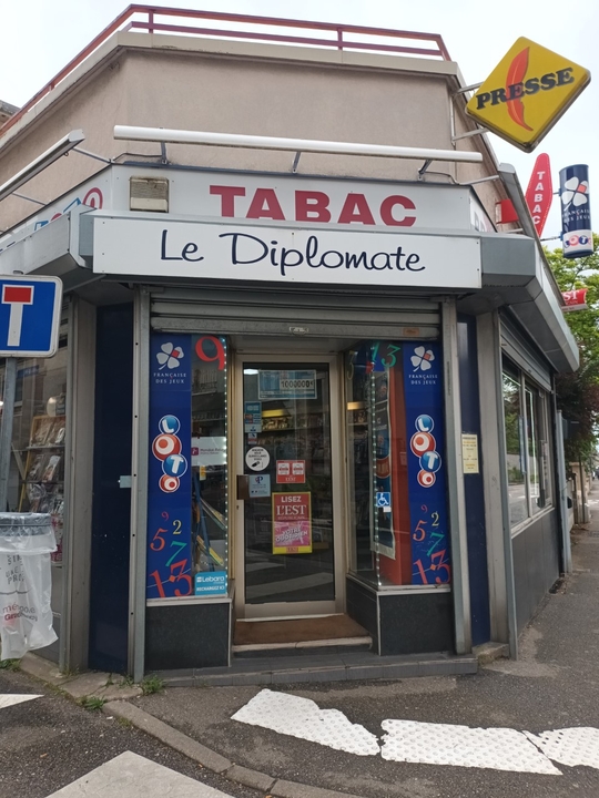 Le Diplomate, 9 Rue Aristide Briand, 54500 Vandœuvre-lès-Nancy