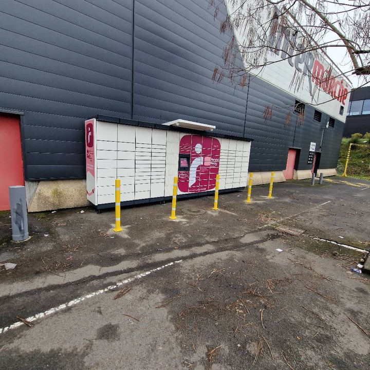 Locker 24/7 Parking Intermarche Champniers, 306 306 Rue du Linteau, 16430 Champniers