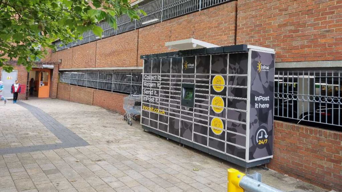 InPost's photo of the locker: InPost UKLON00130