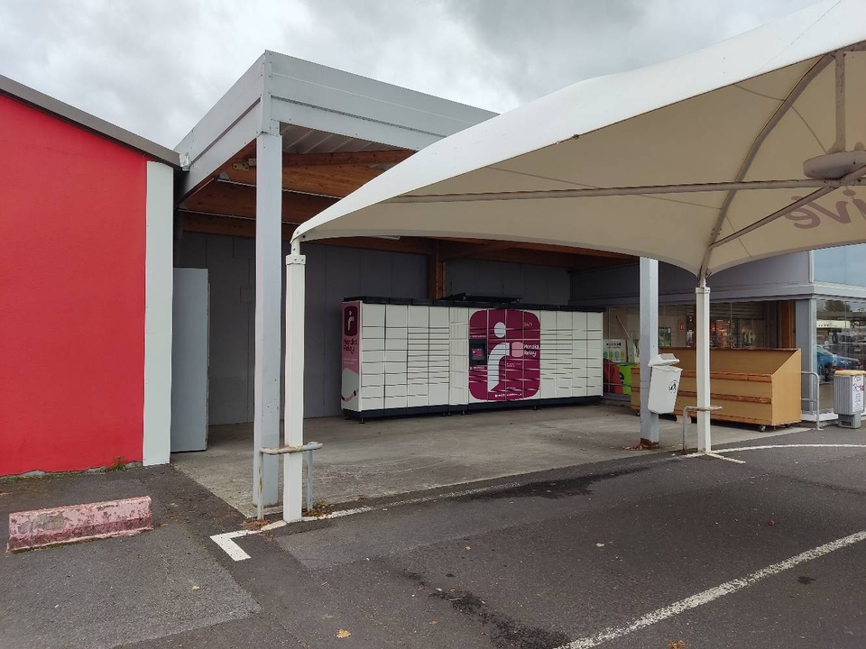 Locker 24/7 Carrefour Market St Flour, 4 2 Zone D’Amenagement Concerte Montplain Est, 15100 Saint-Flour