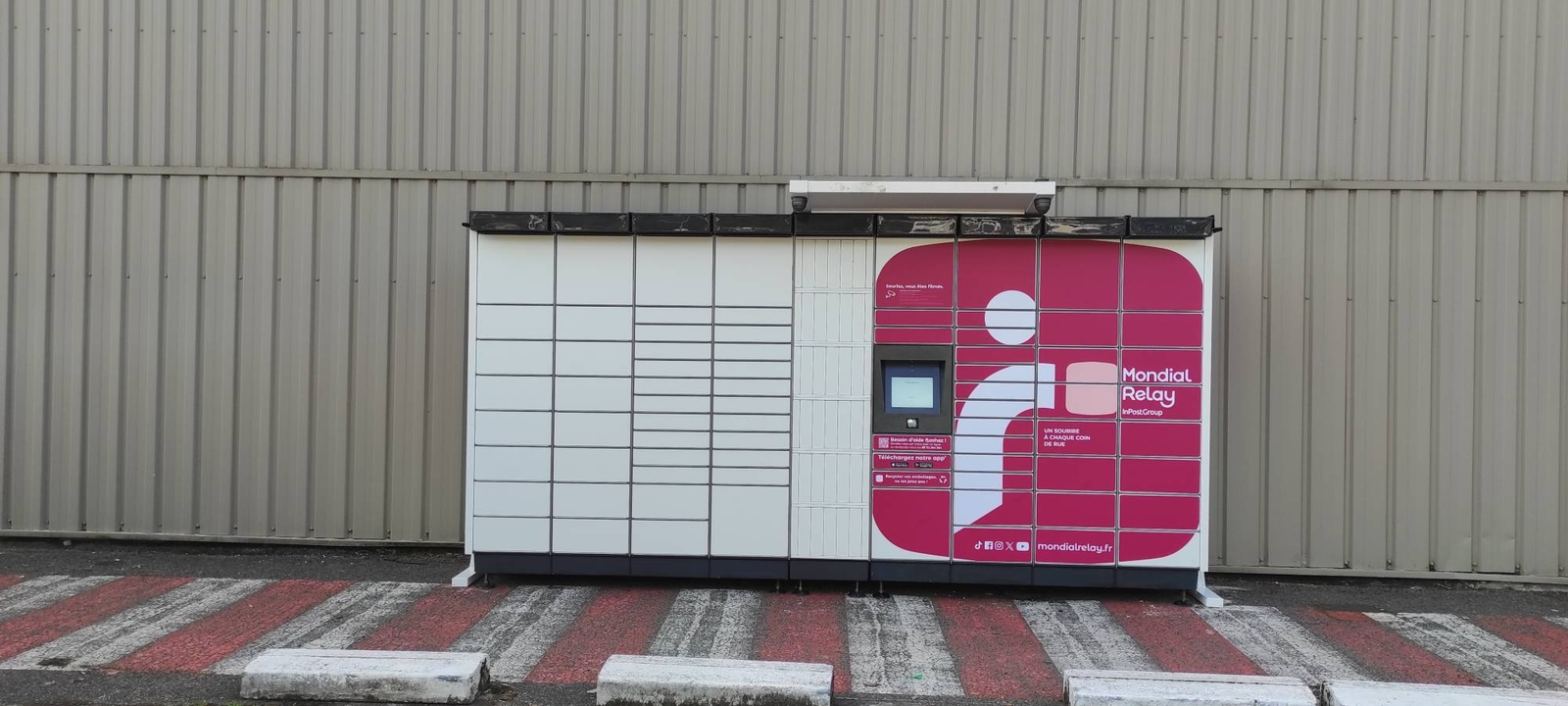 Locker 24/7 Carrefour Market 8 Mai Lavelanet, 7 7 Rue du 8 Mai 1945, 09300 Lavelanet