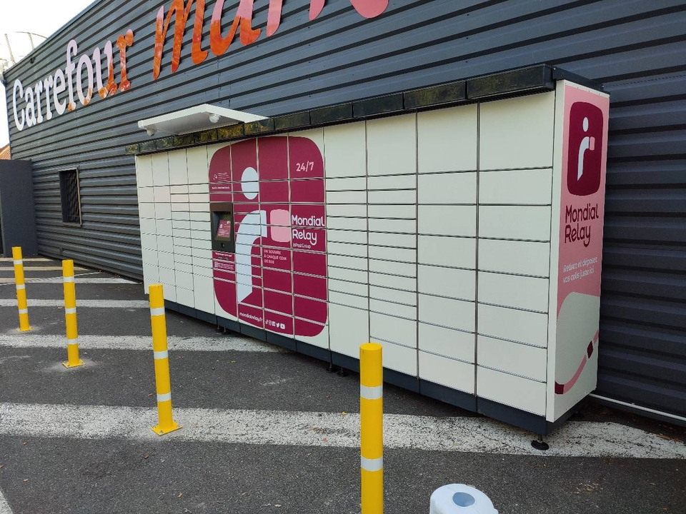 Locker 24/7 Carrefour Market 59200 Tourcoing, 326 Rue de l'Yser, 59200 Tourcoing