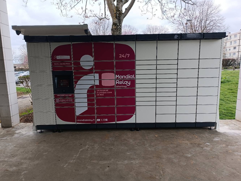 Locker 24/7 Résidence Malraux 91000 Évry-Courcouronnes, 1 1 Place André Malraux, 91000 Évry-Courcouronnes