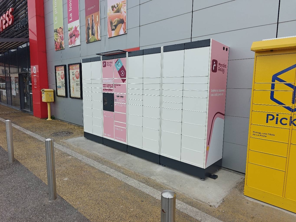 Locker 24/7 U Express, 36 36 Avenue Charles de Gaulle, 84130 Le Pontet