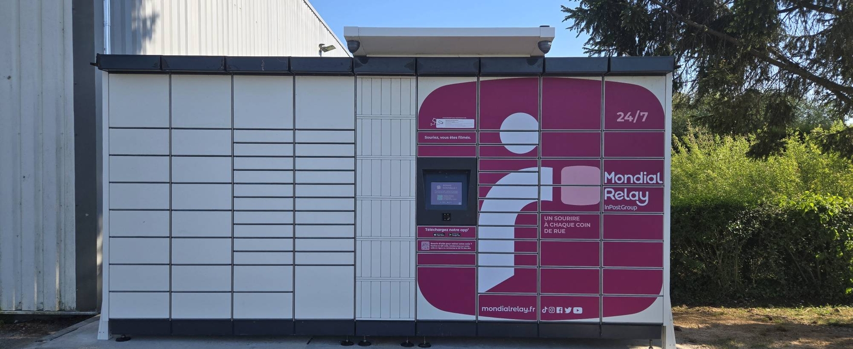 Locker 24/7 Carrefour Contact 27350 Routot, 19 19 Rue du Roumois, 27350 Routot