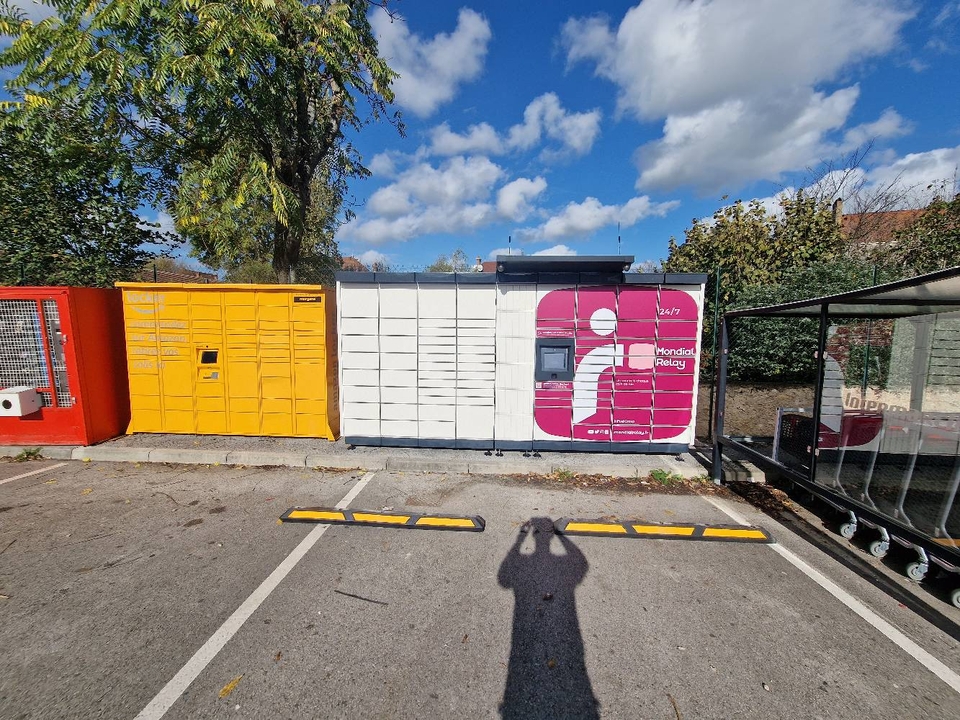 Locker 24/7 Intermarche Gray, 7 7 Quai Mavia, 70100 Gray