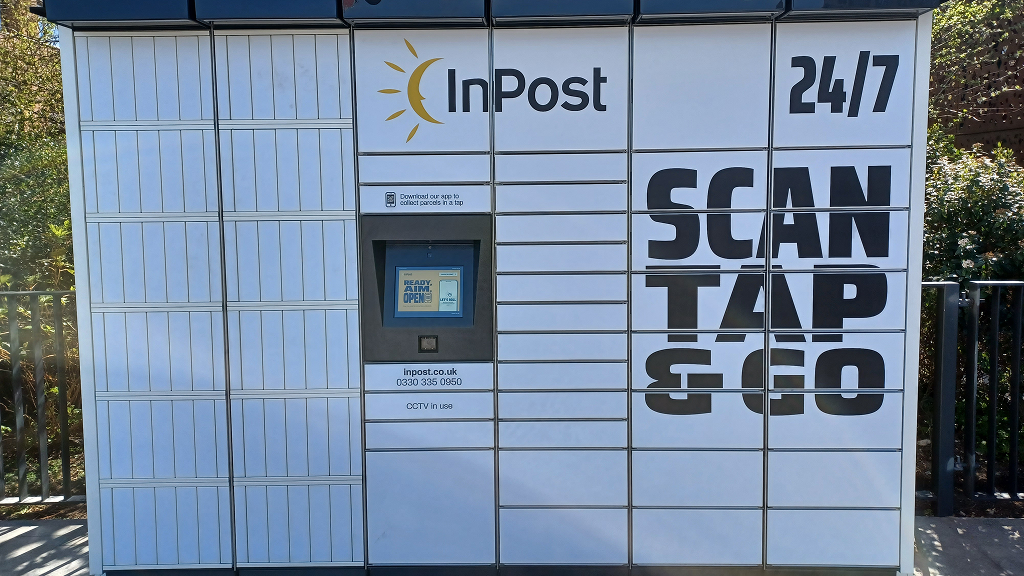 Foto del casillero de InPost: InPost UK00252937