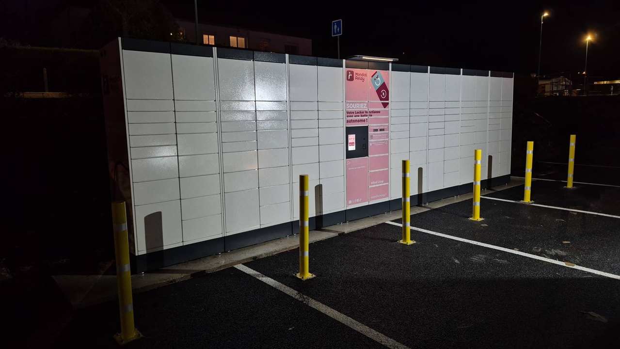 Locker 24/7 France Pare-brise, 2 30 Zone Artisanale Le Fromental, 43200 Yssingeaux