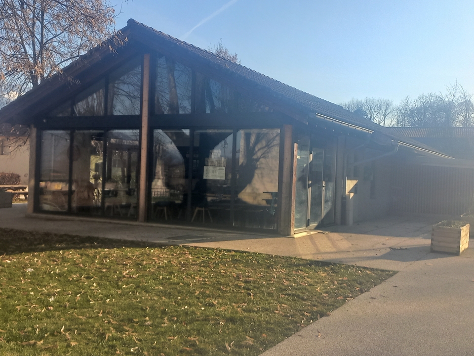 La Boutique d'Amande, 28 Place de la Mairie, 38660 Saint-Vincent-de-Mercuze