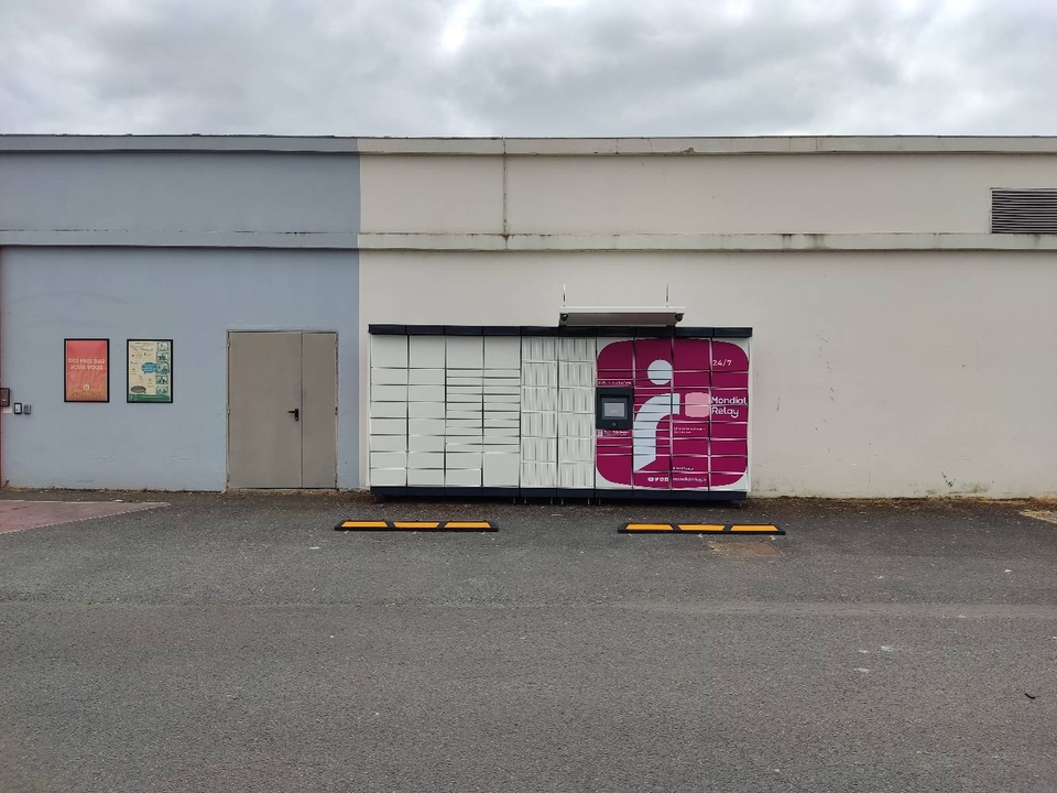 Locker 24/7 Super U Chatellera, Rue du Paradis, 86100 Chatellerault