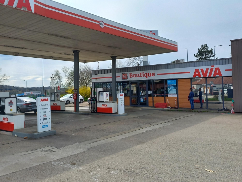 Avia Ecole Valentin, Rue de la Combe du Puits, 25480 École-Valentin