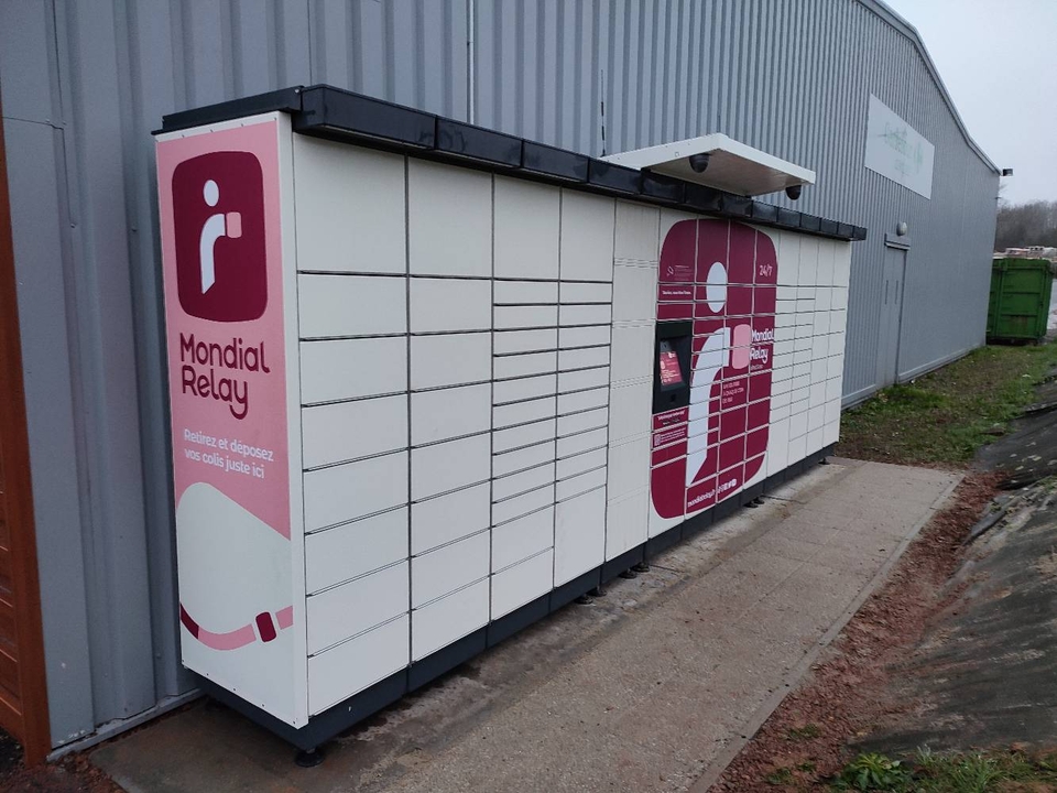 Locker 24/7 Carrefour Champ St Pere, 12 12 Rue des Tourterelles, 85540 Le Champ-Saint-Père