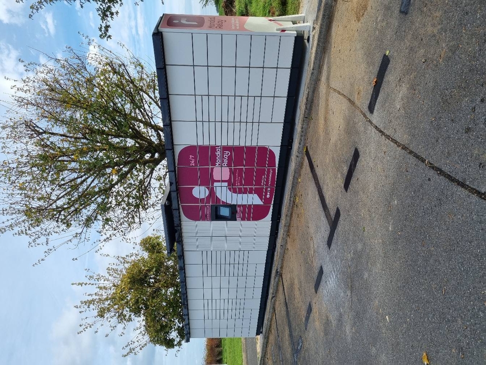 Locker 24/7 Carrefour Market Ballancourt sur Essonne, 1 Rue Jeanne Pinet, 91610 Ballancourt-sur-Essonne