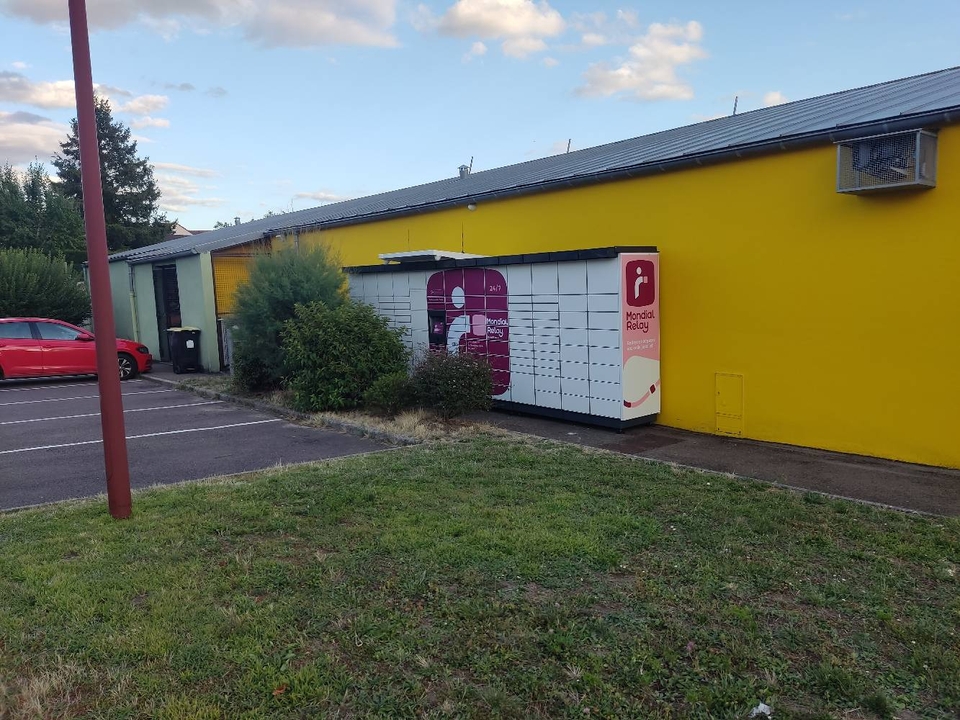 Locker 24/7 Café du Commerce Flogny-La-Chapelle, 7 7 Rue des Commerces, 89360 Flogny-la-Chapelle