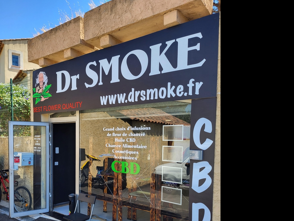 Dr Smoke, 881 Rocade des Playes, 83140 Six-Fours-les-Plages