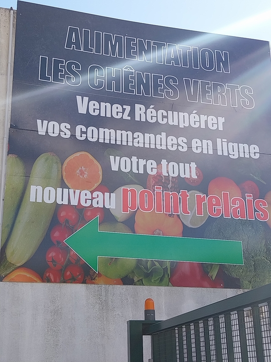 Alimentation les Chenes Verts, 3 Av Denis Delahaye, 06340 La Trinité