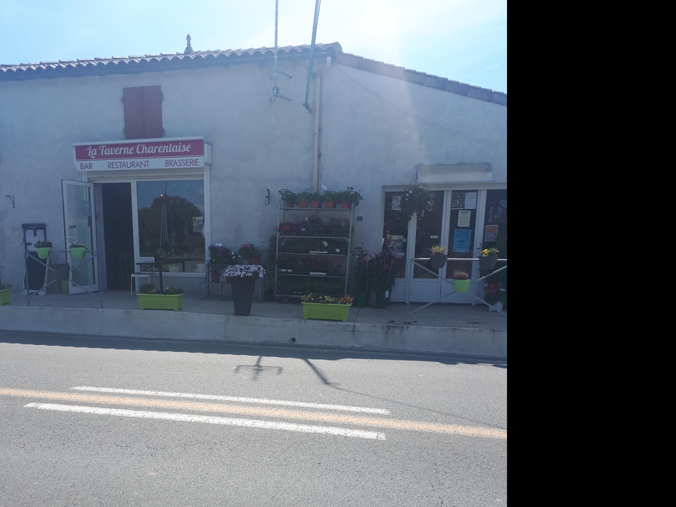 La Taverne Charentaise, 8 Avenue de Royan, 17120 Brie sous Mortagne