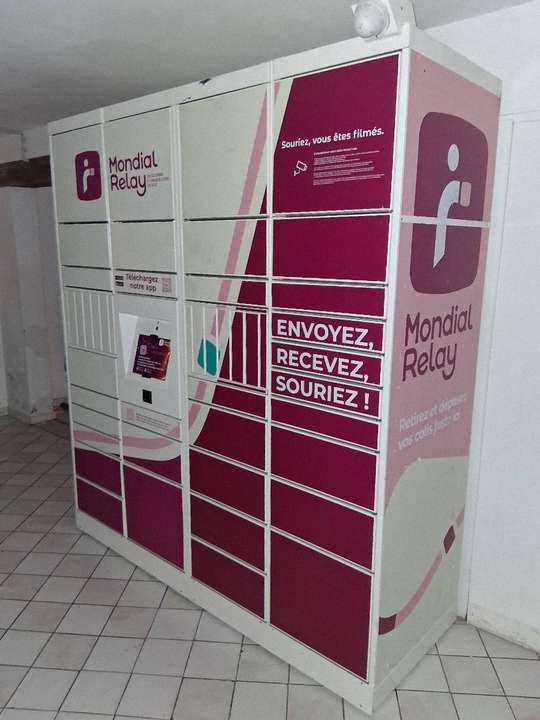 Locker Laverie, 2 2 Place des 3 Martyrs, 91390 Morsang-sur-Orge