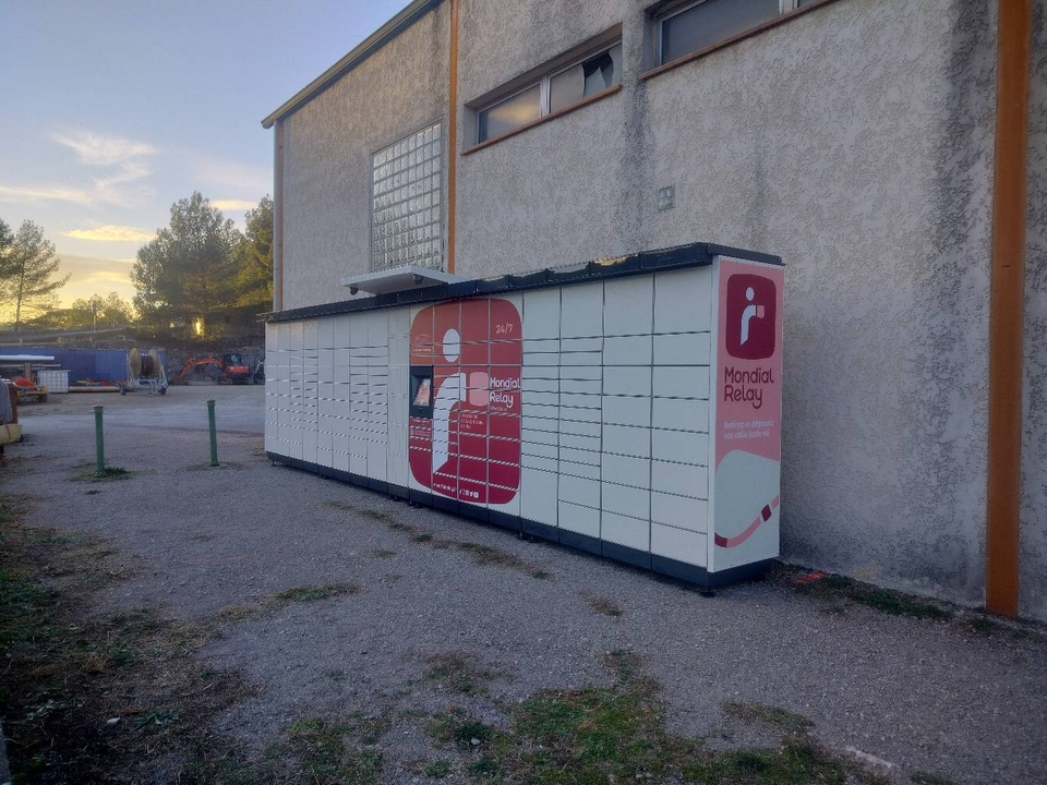 Locker Azur Siège France Salernes, La Combe, 83690 Salernes