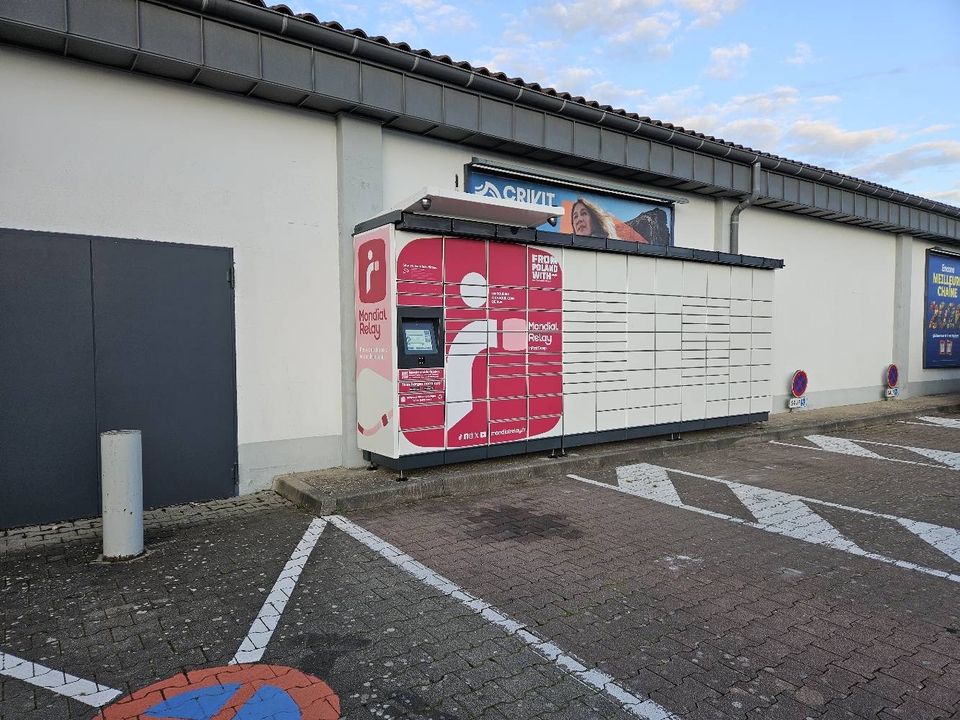 Locker 24/7 Lidl, Rue de la Pierre du Theil, 86400 Civray