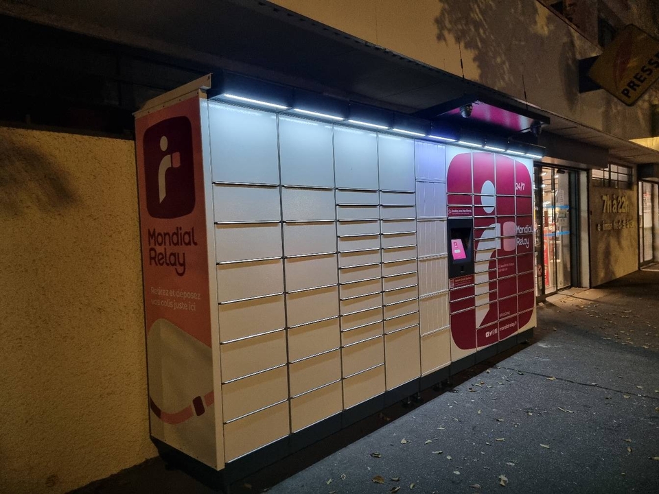 Locker 24/7 Carrefour City St Julien Rouen, 146 146 Rue Saint-Julien, 76000 Rouen