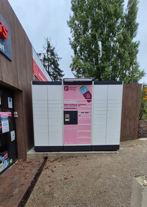 Locker 24/7 U Express, 25 25 Rue des Érables, 78150 Le Chesnay-Rocquencourt
