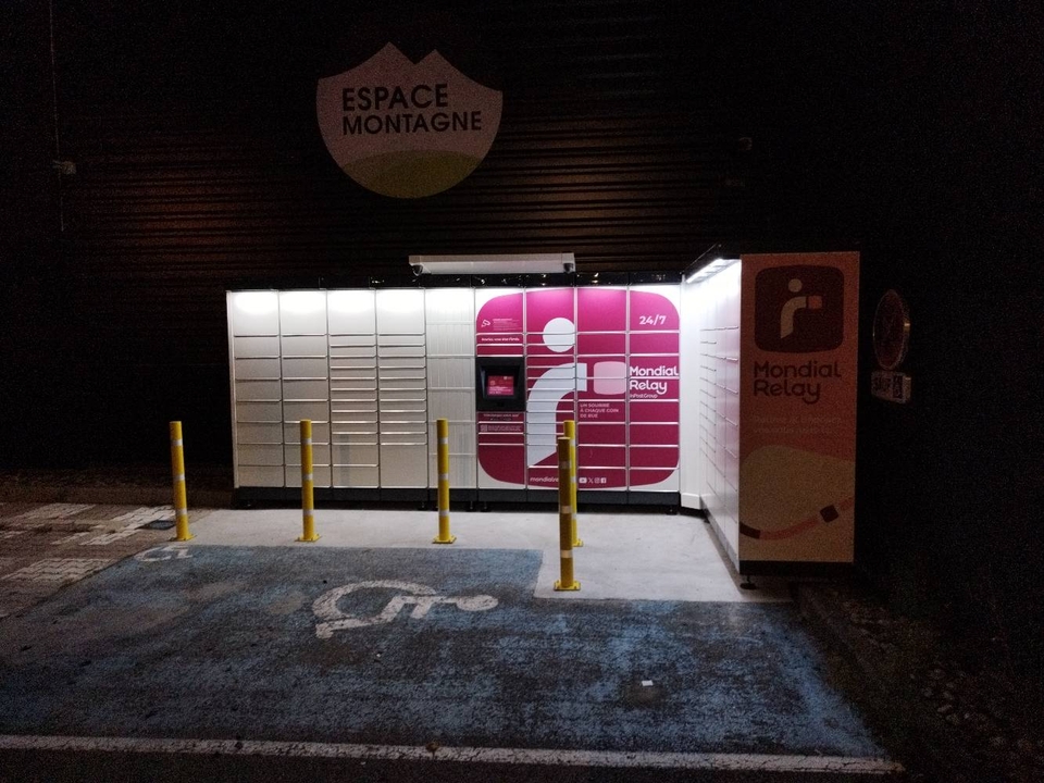 Locker 24/7 Sport 2000 Montbrison, 8 8 Allée Jean 1er du Forez, 42600 Montbrison