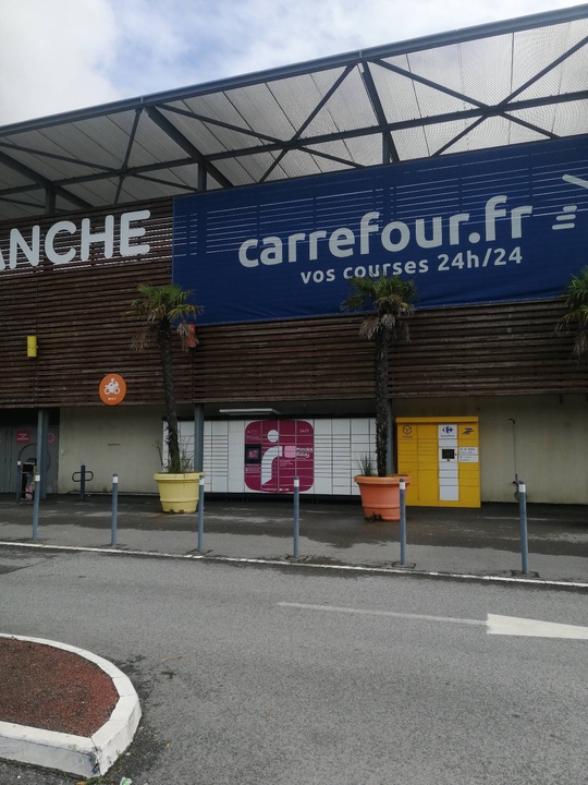 Locker 24/7 Carrefour Hyper Saint Jean de Luz, 20 20 Zone Industrielle de Jalday, 64500 Saint-Jean-de-Luz