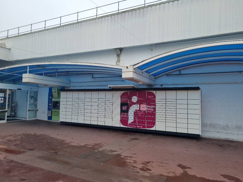Locker 24/7 Hyper Carrefour Atlantique Niort, 3 Boulevard de l'Atlantique, 79000 Niort
