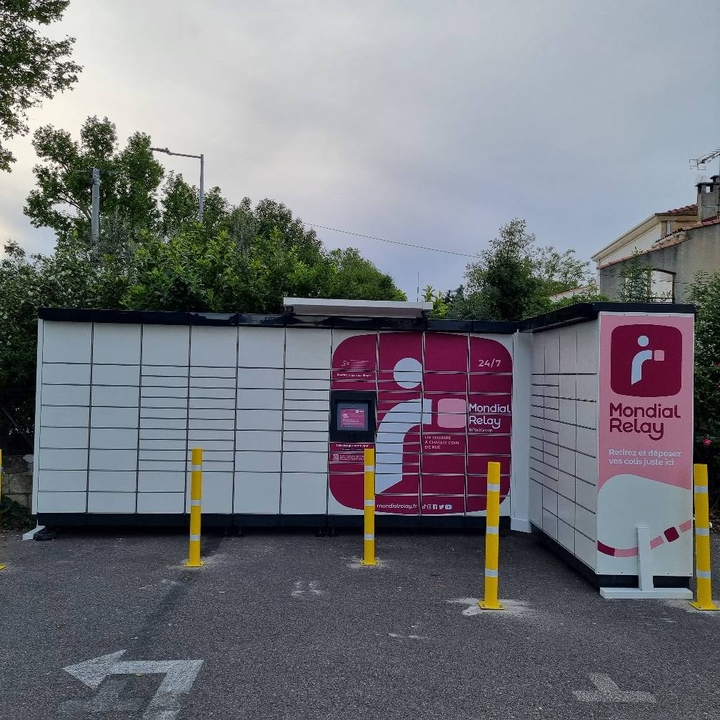 Locker 24/7 Pôle Santé Les Ateliers Arles, 49 49 Route de la Crau, 13200 Arles