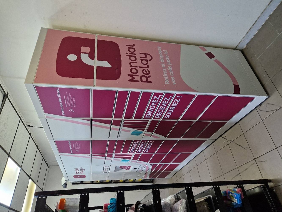 Locker Marché D'à Côté 93120 La Courneuve, 27 25 Avenue du Général Leclerc, 93120 La Courneuve