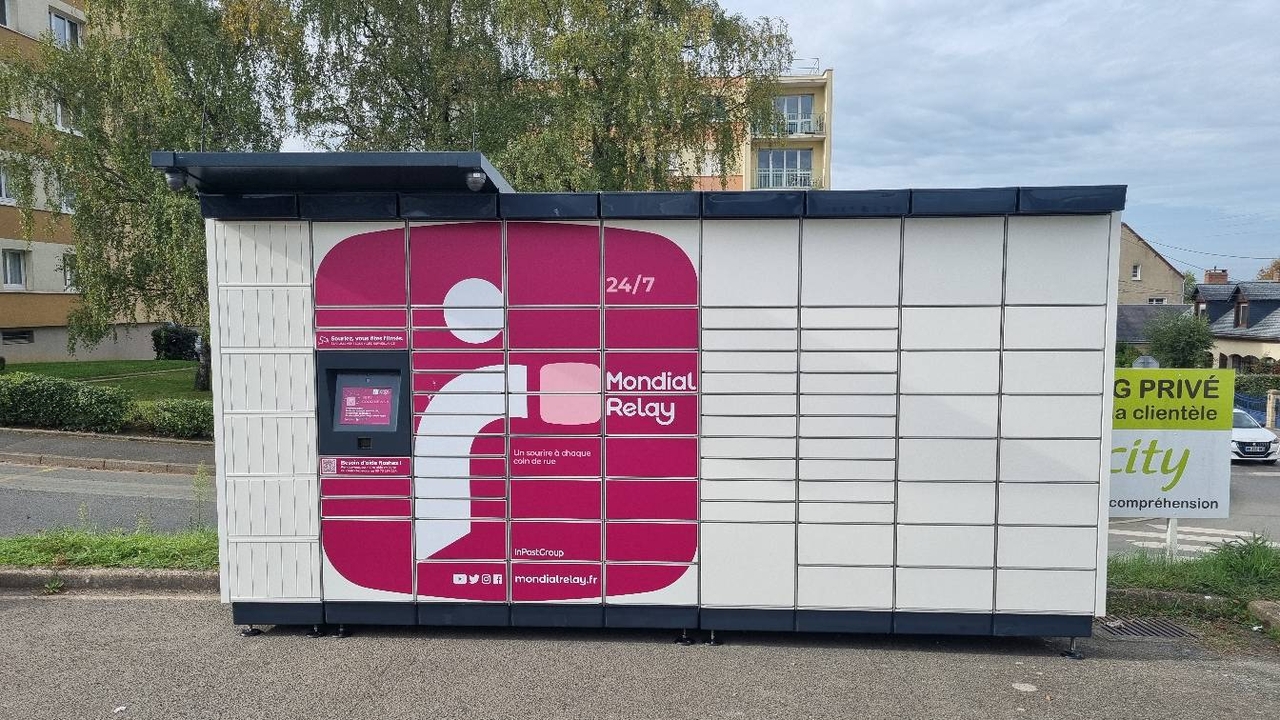 Locker 24/7 Carrefour City le Mans, 1 1 Boulevard Mutuel, 72100 Le Mans