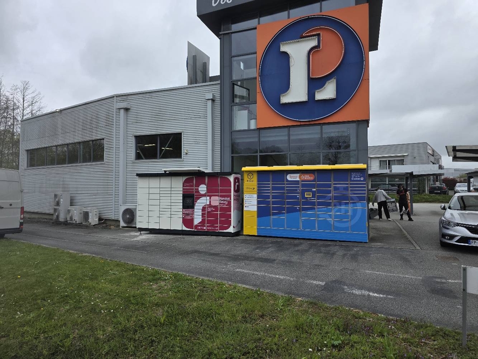 Locker 24/7 E. Leclerc drive, 25 25 Rue Lavoisier, 35230 Noyal-Châtillon-sur-Seiche