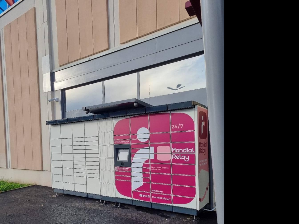 Locker 24/7 Carrefour Market Lamballe-Armor, 20 20 Rue Docteur Lavergne, 22400 Lamballe-Armor