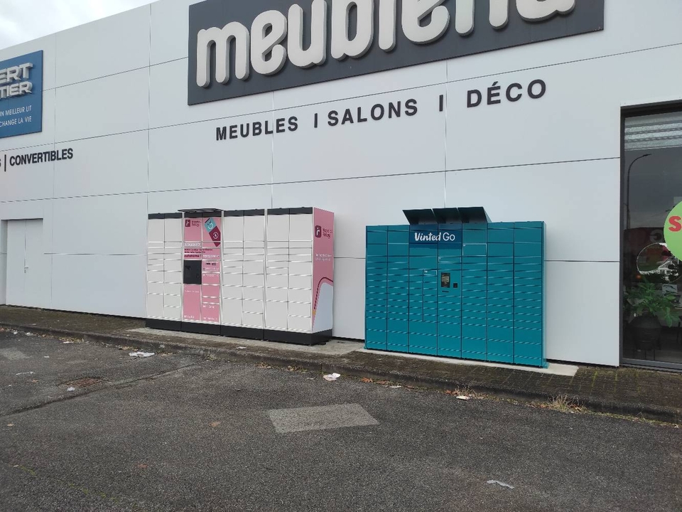 Locker 24/7 Meublena, 6 CC Auchan, Le Mail de l'Hypodrome 2 bis, 64140 Lons