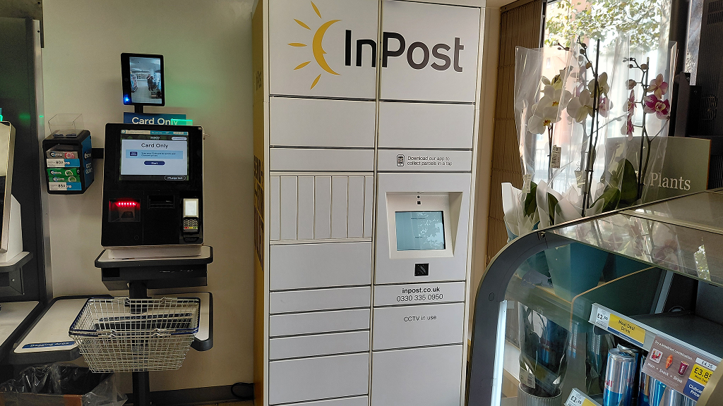 InPost's photo of the locker: InPost UK00193424