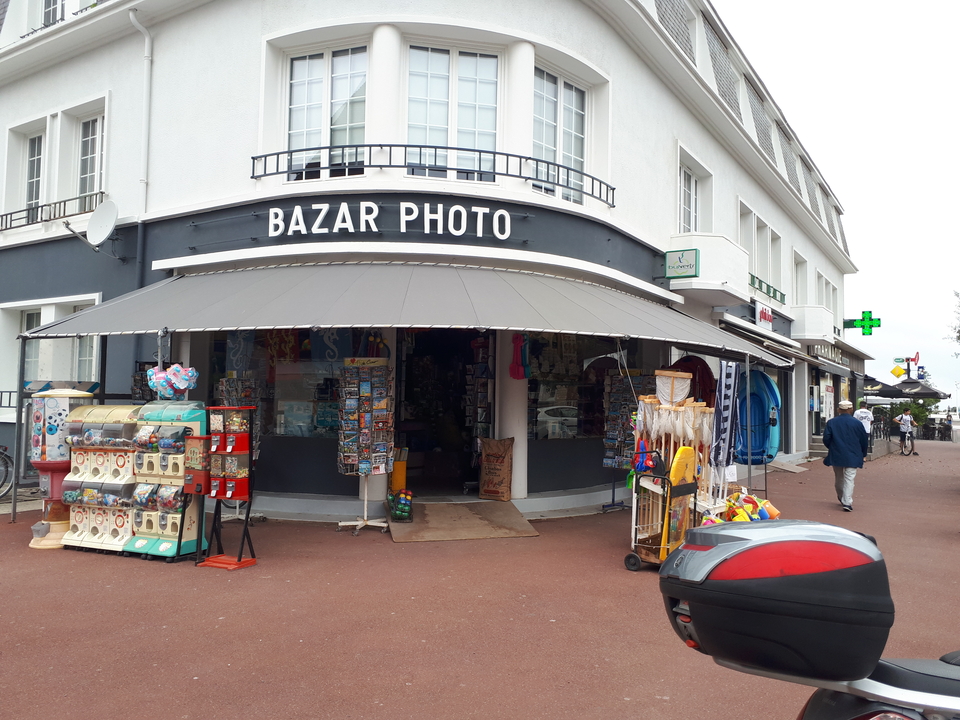 Bazar Photos, 59 Avenue de Paris, 14810 Merville-Franceville-Plage