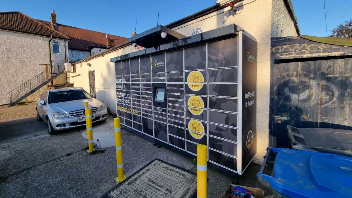 InPost's photo of the locker: InPost UKLON00367