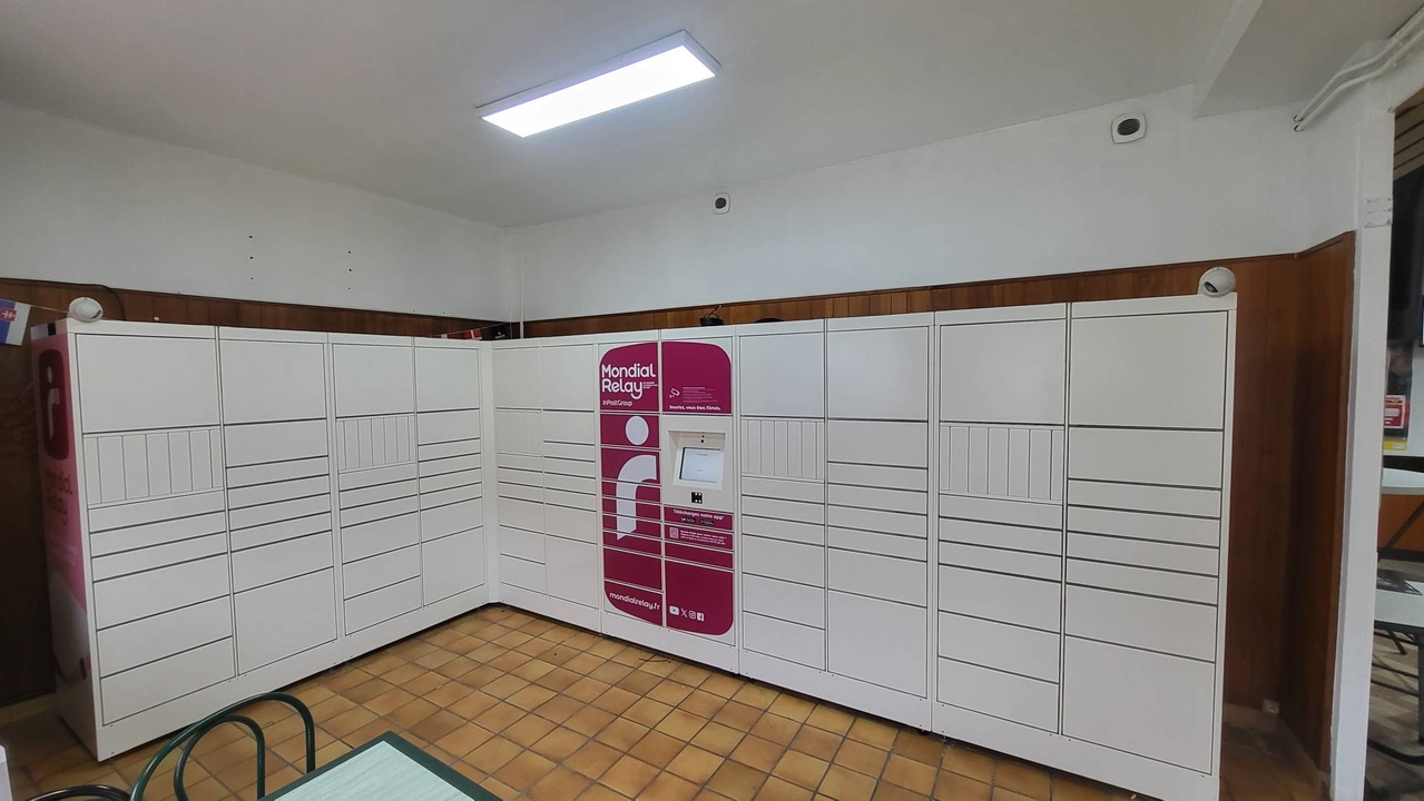 Locker Le Saint Cyr 77750 Saint-Cyr-sur-Morin, 4 4 Place de l'Église, 77750 Saint-Cyr-sur-Morin
