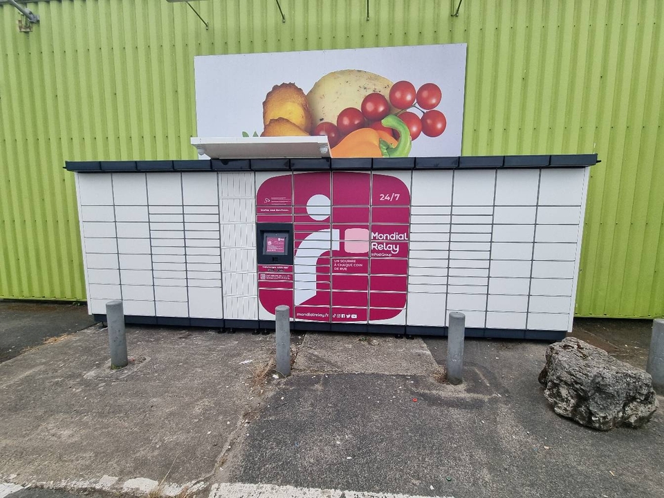 Locker 24/7 Carrefour Allonnes, 25 25 Rue Albert Pottier, 49650 Allonnes