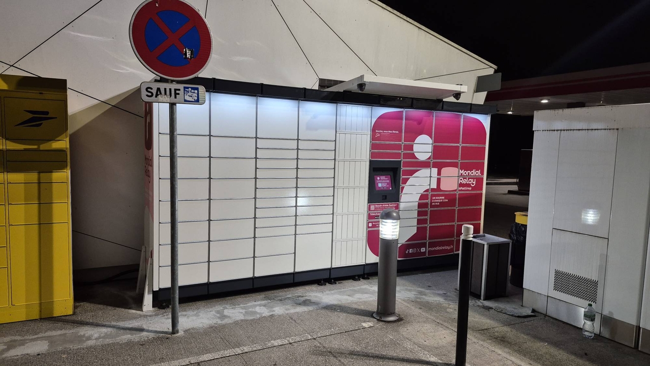 Locker 24/7 Station Avia Passy, 980 980 Viaduc des Egratz, 74190 Passy