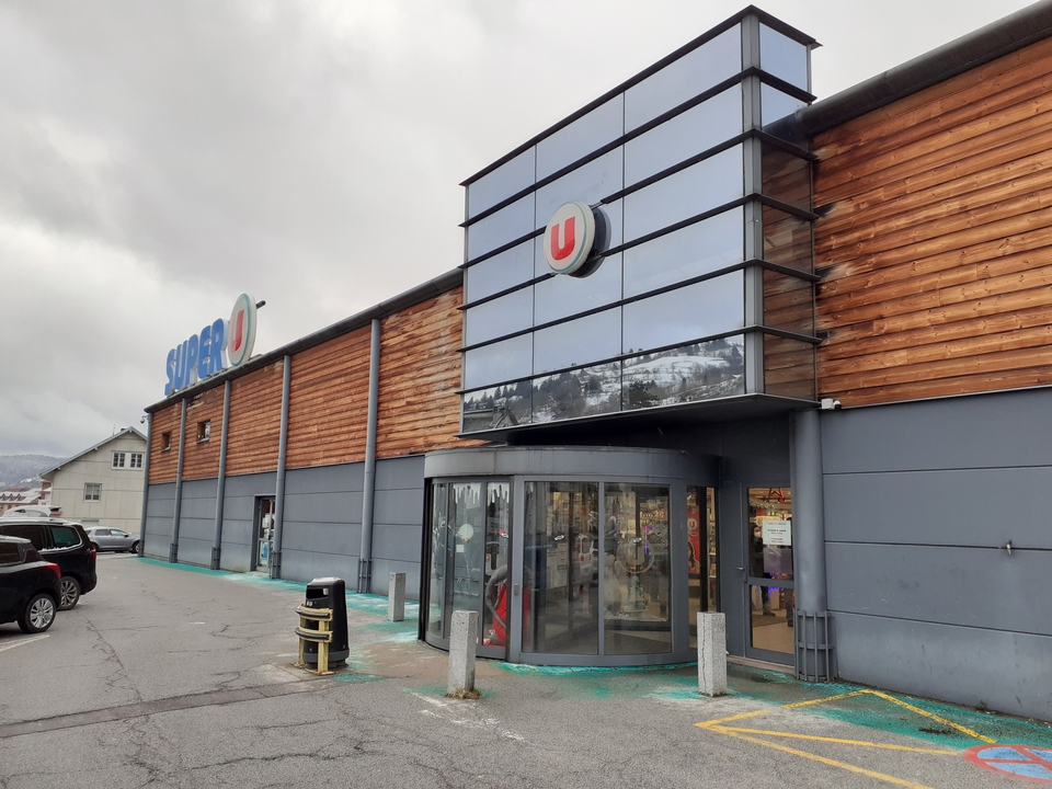 Super U, 21 rue Paul Claudel, 88250 La Bresse
