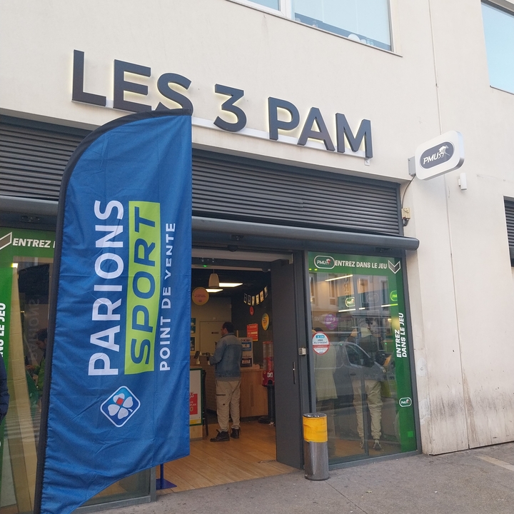 Les 3 Pam PMU Cote Kfc, Place de la Gare, 06400 Cannes